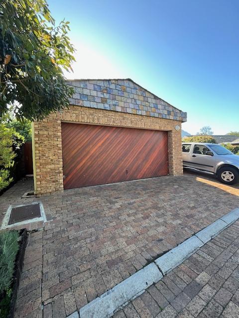 3 Bedroom Property for Sale in Somerset West Western Cape